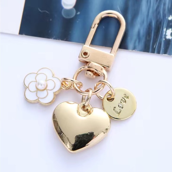 Accessories - Bag charm heart flower charm